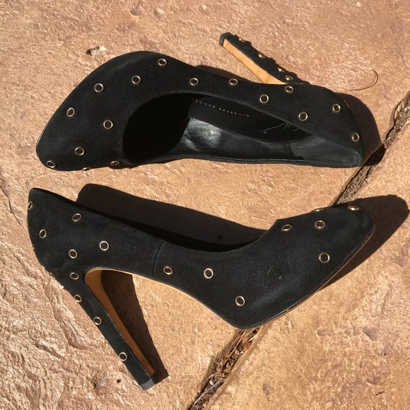 Giuseppe Zanotti Black Suede Grommet Pump - Picture 7 of 8